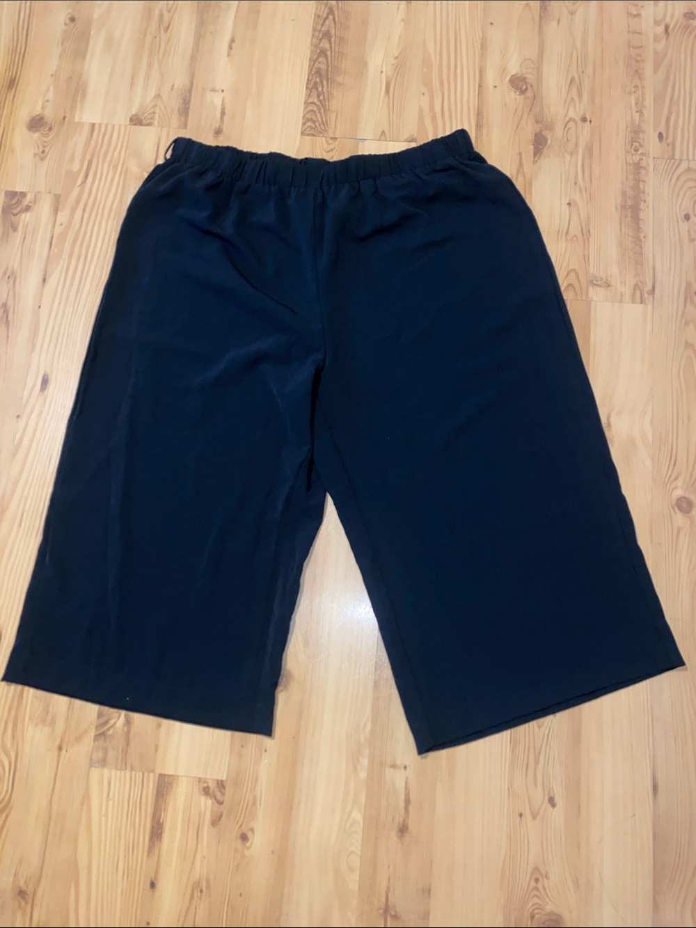 SHEIN Black Elastic Waist Wide-Leg Capri Pants